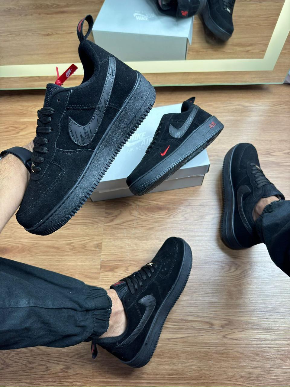 NIKE AIR FORCE ALL BLACK CAMURÇA - Premium